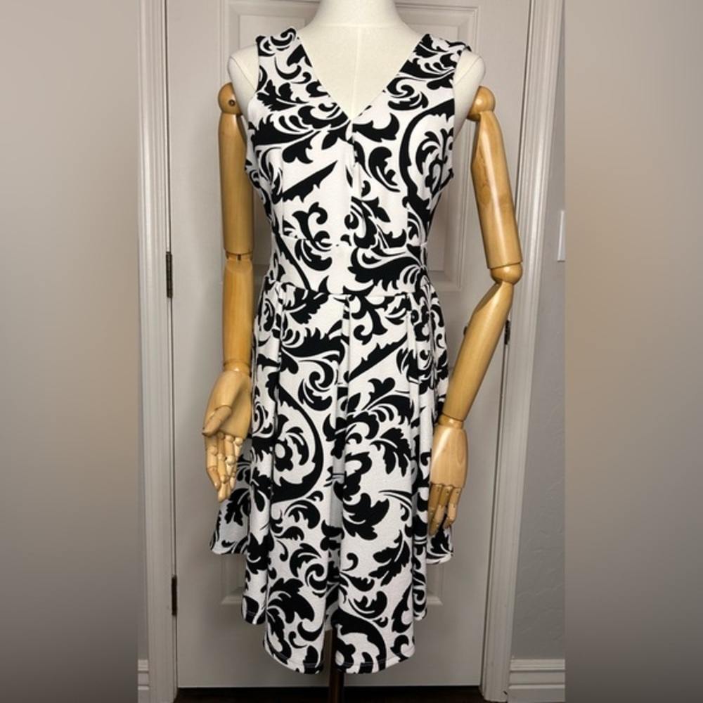 Love J A-Line Dress Wide Pleat Size L‎